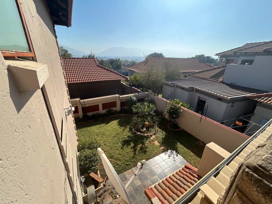 5 Bedroom Property for Sale in Birdwood Estate North West